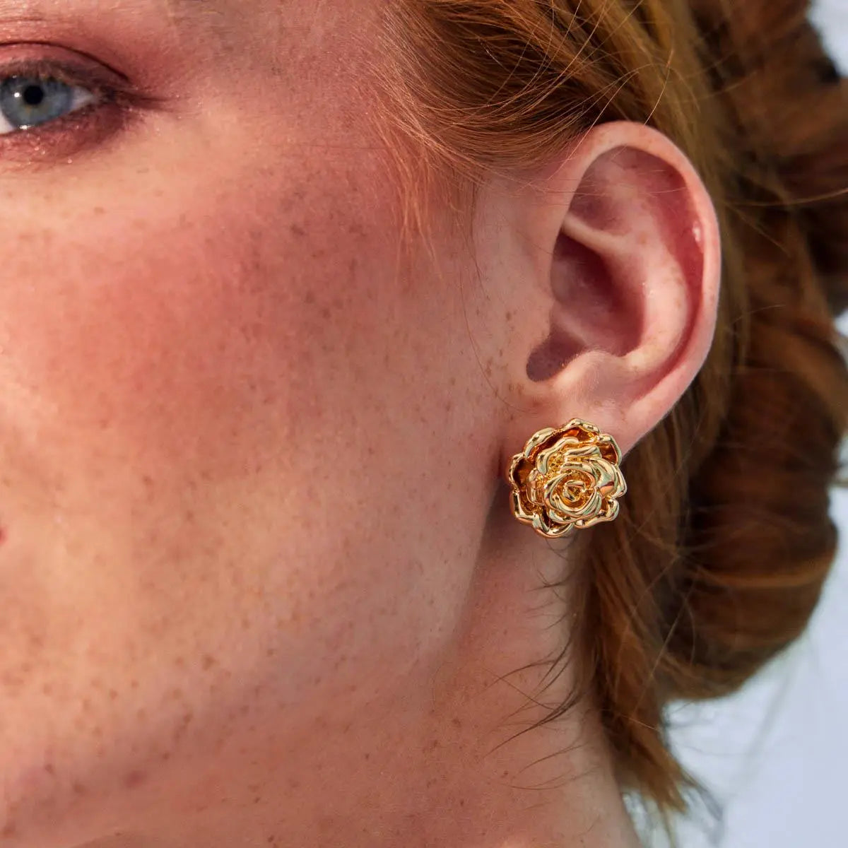 Brinco Flor Lisa | Ouro 18k
