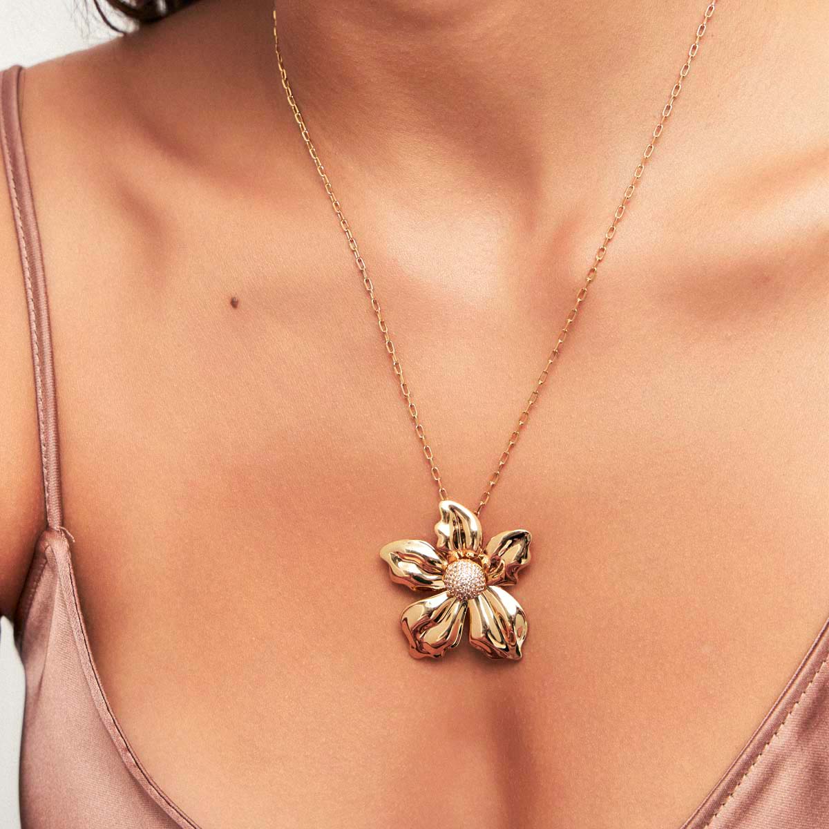 Colar Pingente Flor Cravejado Zircônia | Ouro 18k
