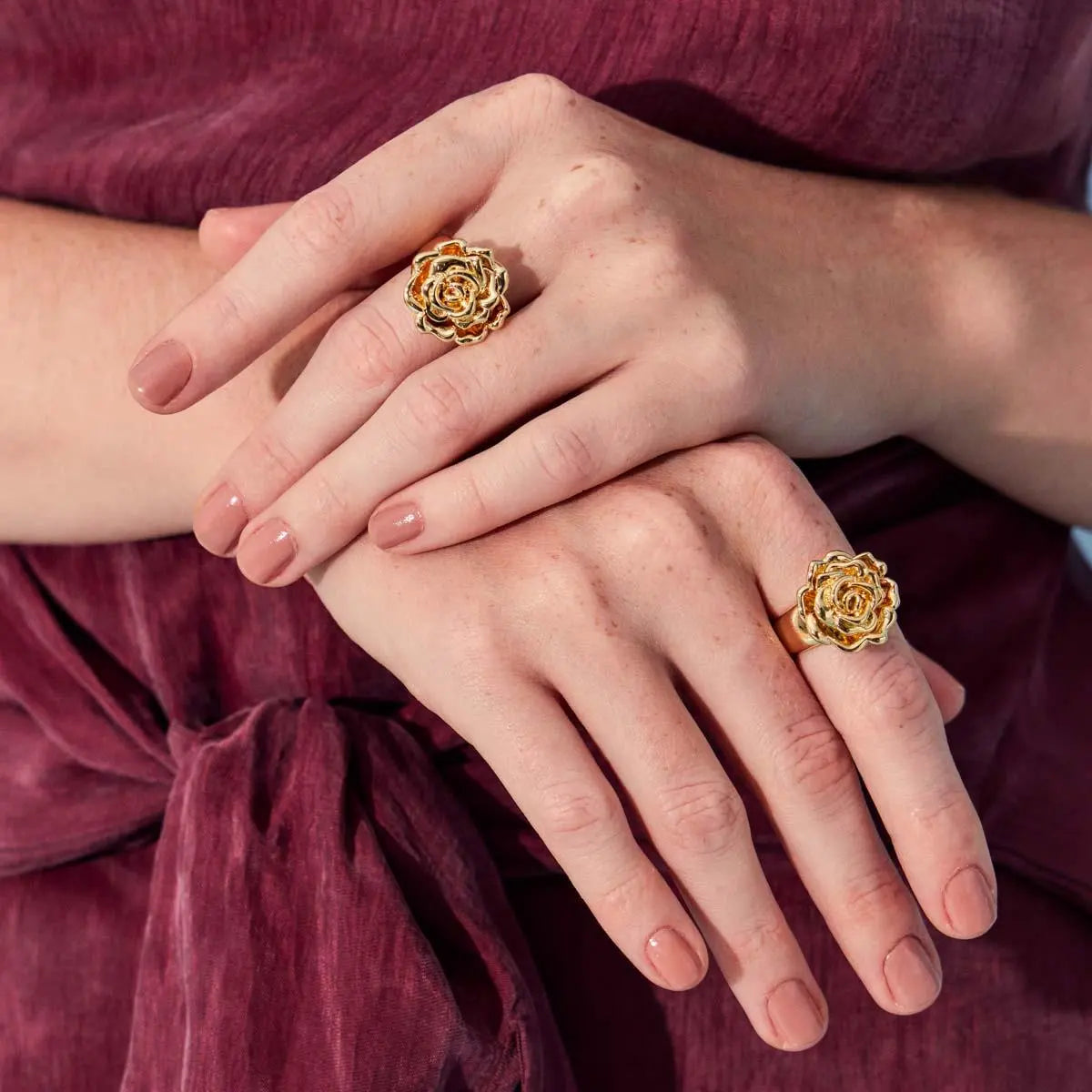 ANEL DE FLOR LISO BANHADO A OURO 18k