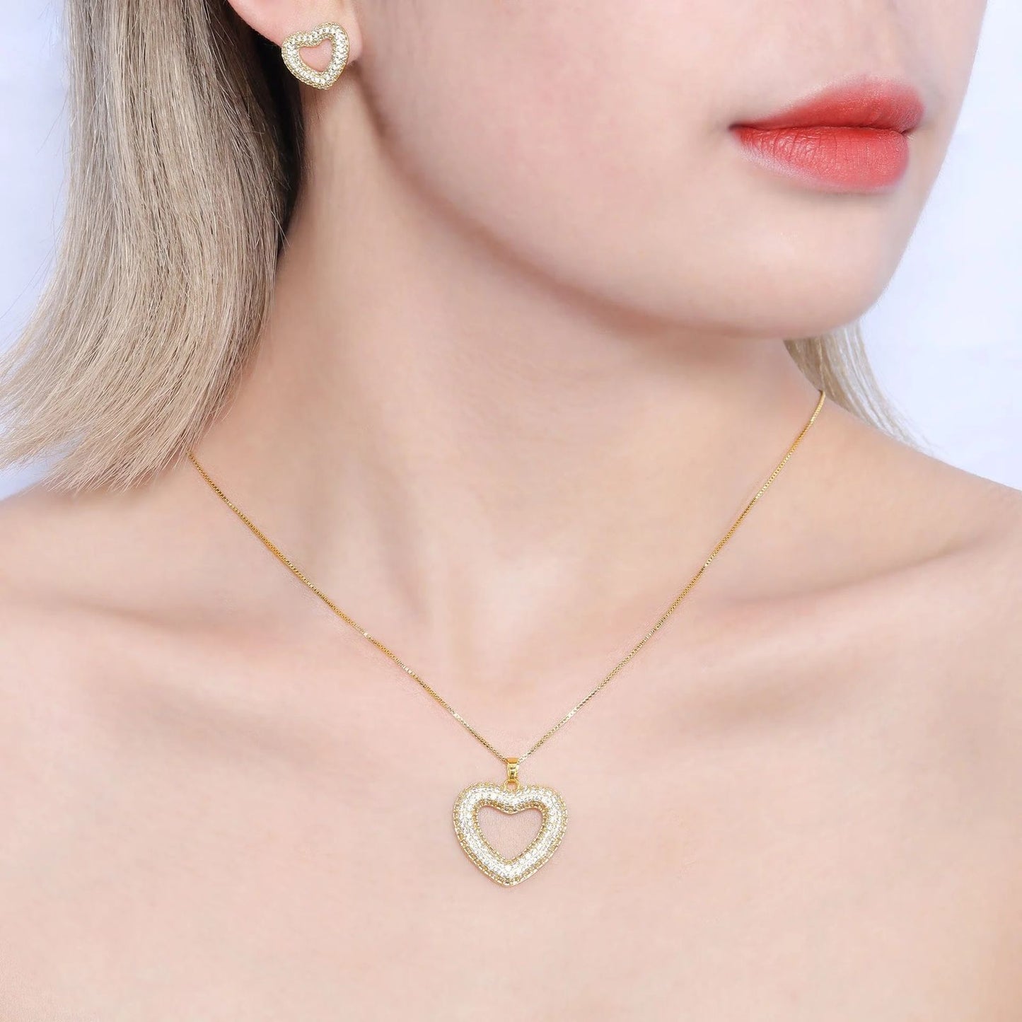 Colar Coração Cravejado | Banho Dourado