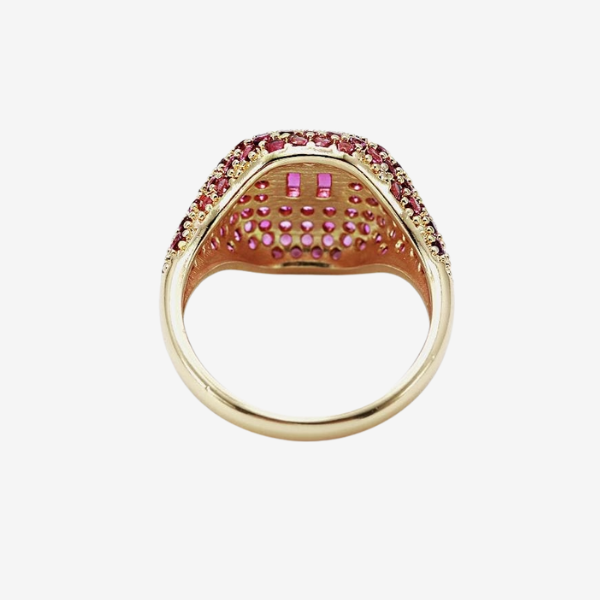 Anel bombê com zircônias e pedras carrê