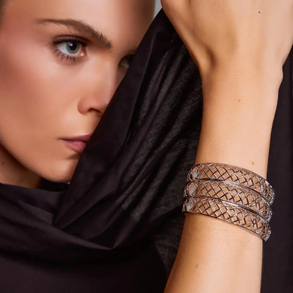 Bracelete Abaulado Texturizado Vazado | Ródio