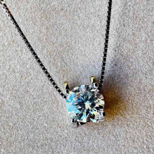 Colar Ponto de Luz Moissanite