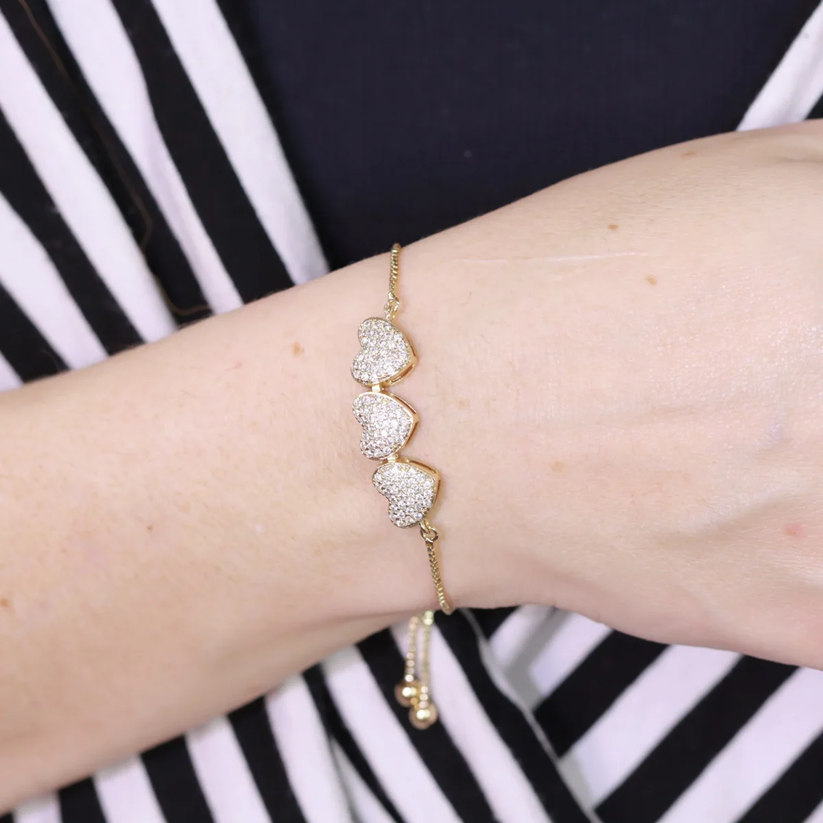 Pulseira 3 Corações Cravejados - Imagem 2