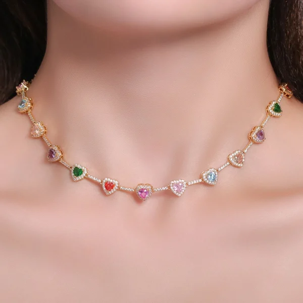 Colar chocker corações