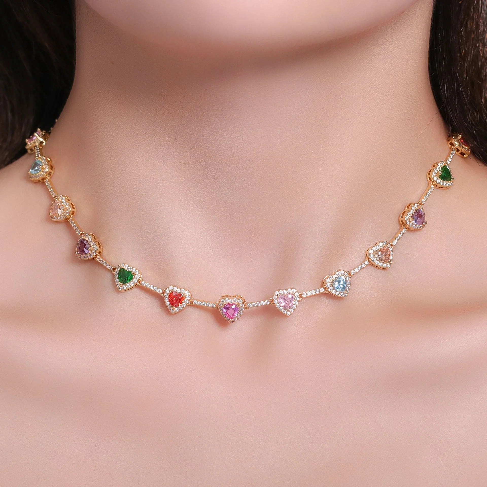 Colar chocker corações