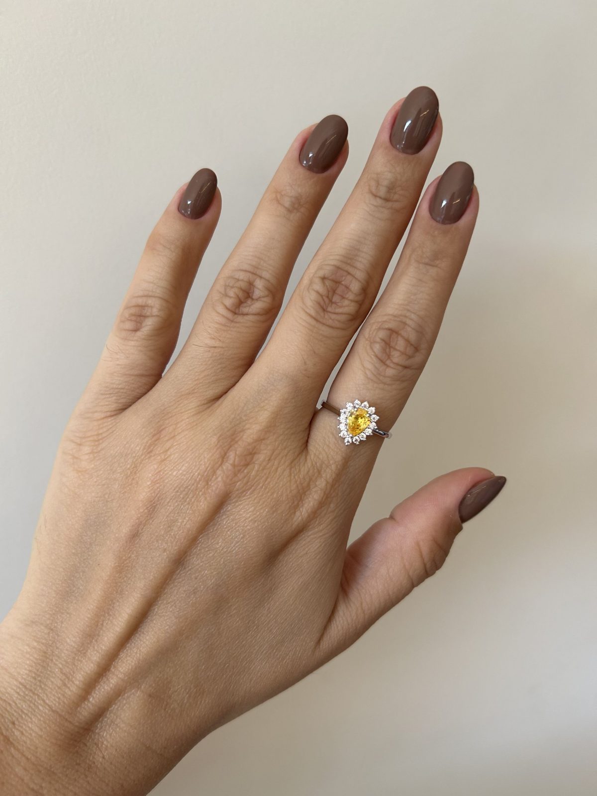 Anel cravejado gota yellow – Prata 925 com Banho de Ródio - Imagem 2